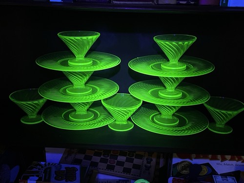 Set vintage swirled uranium - set,