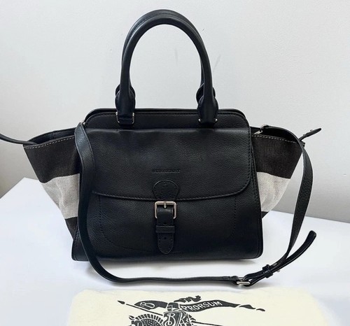 Burberry black leather bag - black,