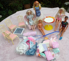 JOBLOT SINDY DOLL BARBIE DOLLS , CLOTHES , FURNITURE AND ACCESSORIES