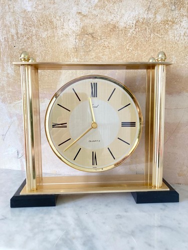 Vintage gold quartz mantel