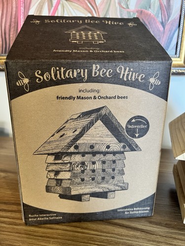 Wild wood solitary bee hive - solitary,