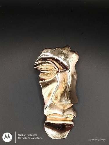 Half mask brooch c2 - mask,