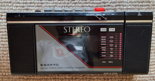Sanyo 200f portable radio - sanyo,