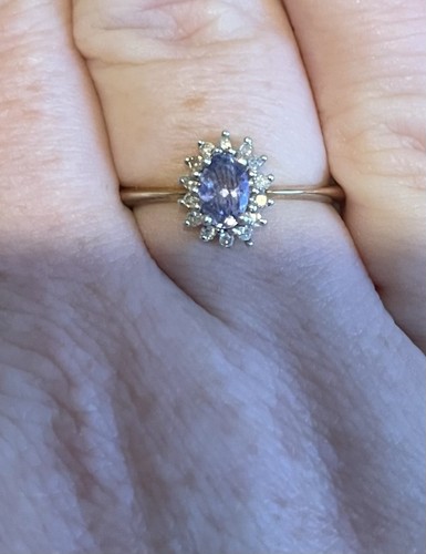 Beautiful 9ct gold tanzanite - beautiful,