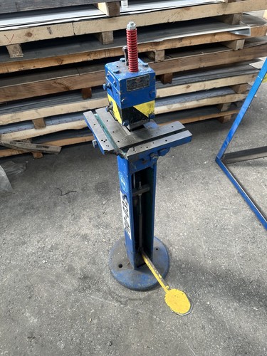 Edwards metal corner notcher - corner,