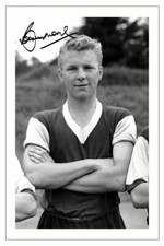 BOBBY MOORE - WEST HAM UNITED
