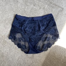 MARKS & SPENCER navy lace light support knickers. BRAND NEW. SIZE 10