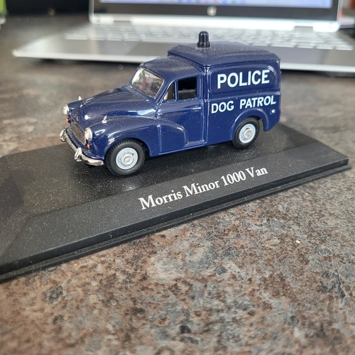 Morris minor police dog van - police,