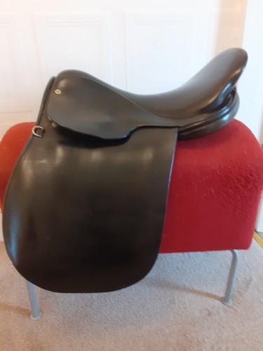 Black falcon saddle and - saddle,, 17"