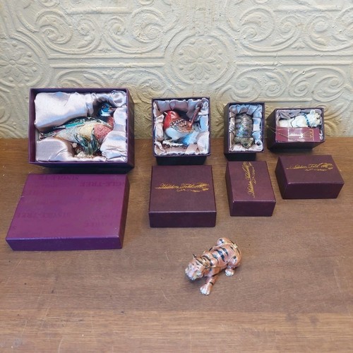 Vintage hidden treasures - 5, treasures"