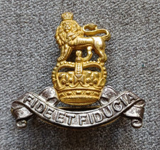 BRITISH ARMY CAP BADGE - ROYAL