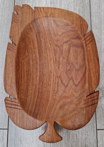 Leaf shaped carved - leaf,
