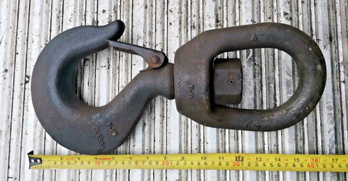 Swivel hook for fassi - t,