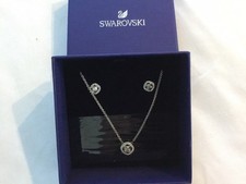 SWAROVSKI SET EARRING &