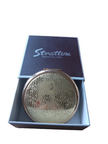 Stratton powder mirror compact