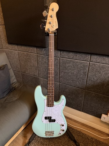 Squier bass special edition - p,
