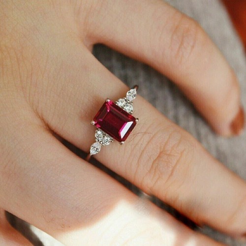 Emerald cut natural - 2.20,