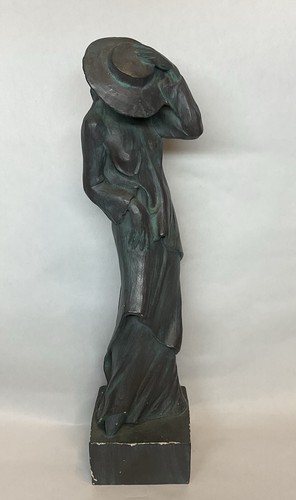 Universal statuary corp - universal, lady