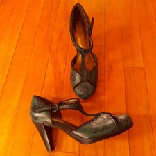 Marks & Spencer "Footglove"