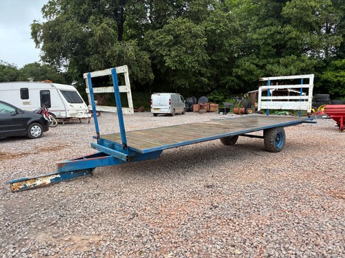 Foot bale trailer for - bale,