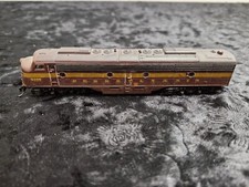 Vintage model railway N gauge metal train engine untested