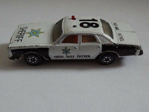 Scale 1970 dodge monaco - 1/64,
