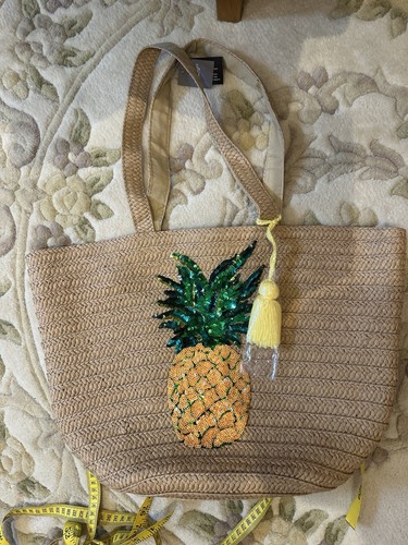 Nwt peacocks pineapple - nwt,