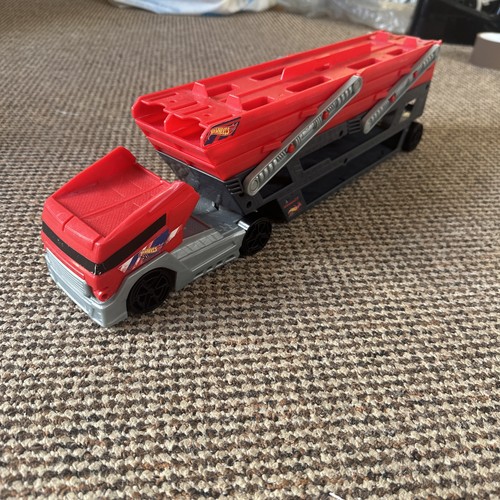 Hot wheels car transporter - wheels,