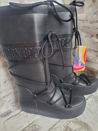 Nwt moon boot women - *nwt*,