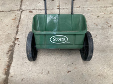 SCOTTS SEED SPREADER