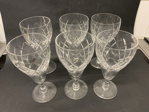Six vintage tudor - six,