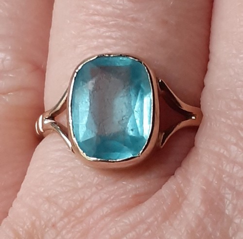 9ct gold aquamarine blue paste - blue,