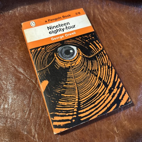 Vintage penguin nineteen - vintage, :