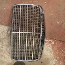 Original Mercedes W202 C-Klasse - Kühlergrill Grill Frontgrill 2028880023