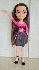 Bratz Stylin Styling Salon n Spa, amazing hair! doll in stunning condition!