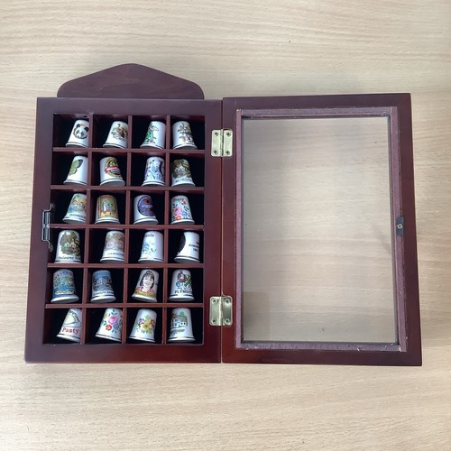 Thimble collection display - in,