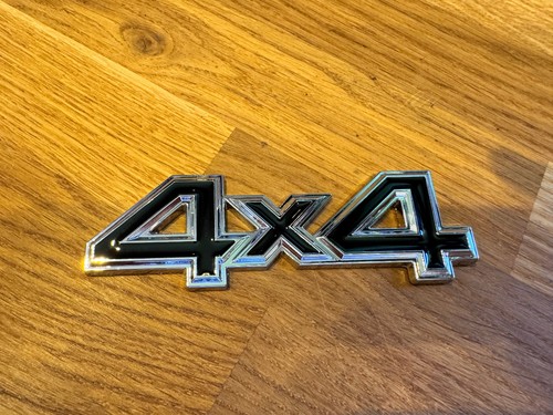 4x4 metal car - metal, badge