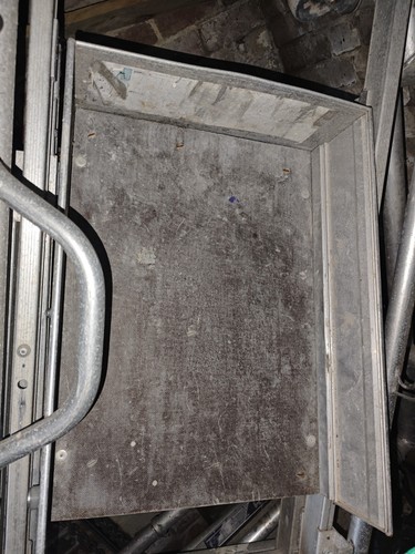 Extendable podium steps with - podium,