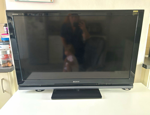 Sony bravia 40in - sony,