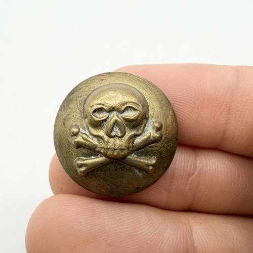 Genuine 17th lancers button - genuine,