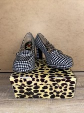 Womens Shoes size 8 TUK Black