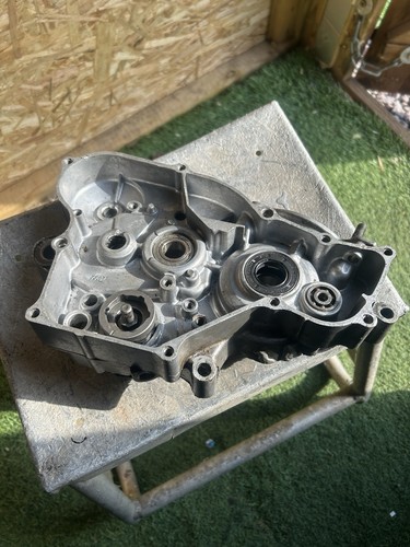 Honda engine casing left - 80,