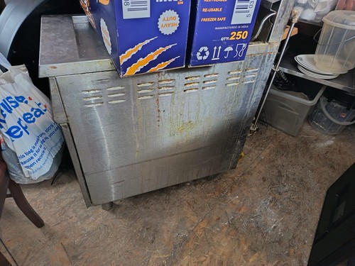Lincat deep fat fryer - fat, floor
