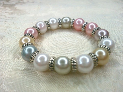 Faux pearl bracelet stretch