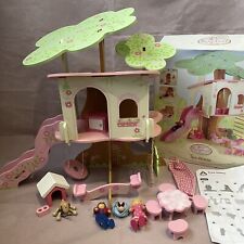 ELC - Early Learning Centre Rosebud Wooden Tree Doll House With People figures