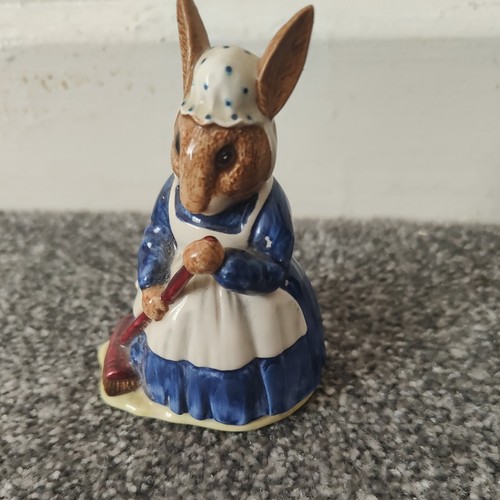 Royal doulton mrs bunnykins - doulton,