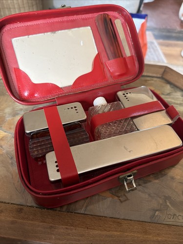 Vintage grooming kit - vintage, red