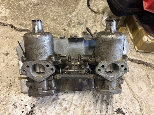 Twin carburetor assembly - twin,