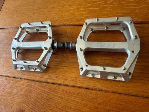 Dmr vault pedals - pedals, rrp