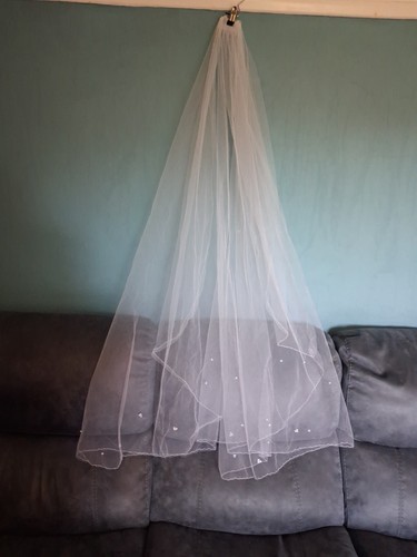 White wedding veil single tier